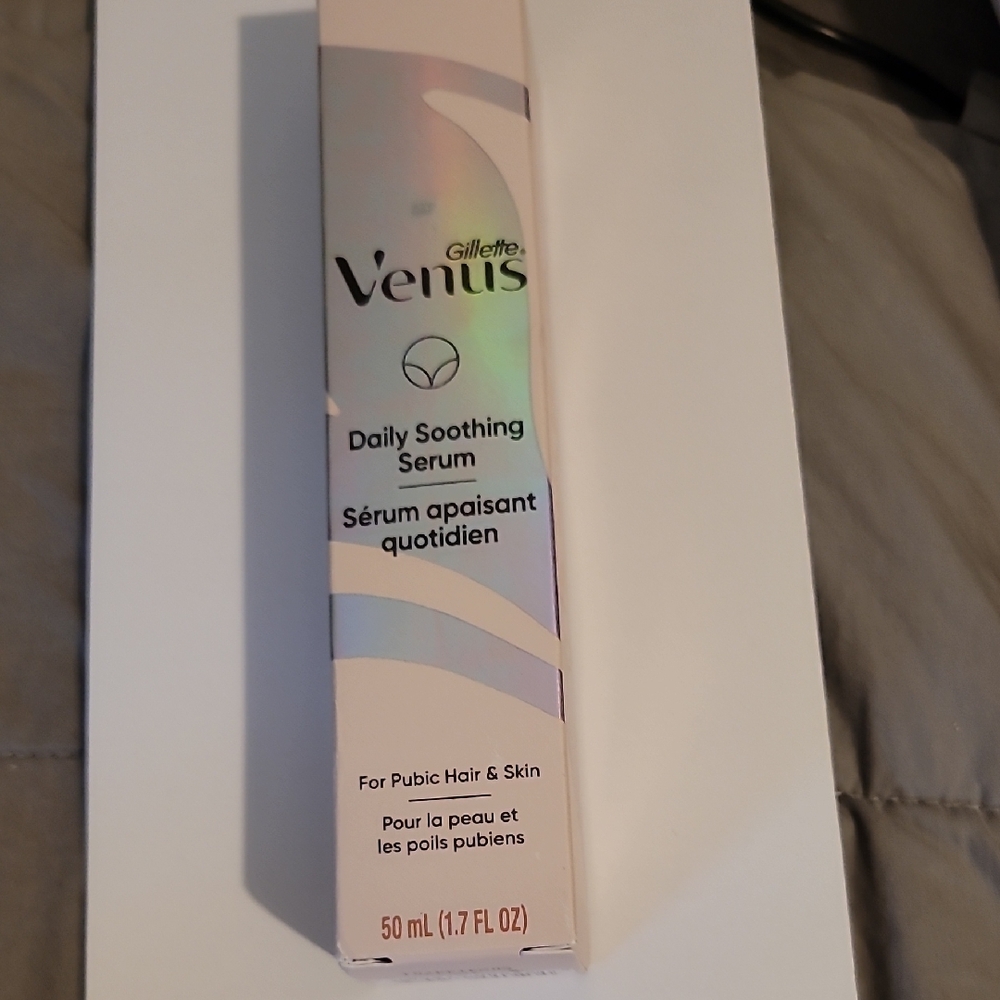 Gillette Venus Daily Soothing Serum